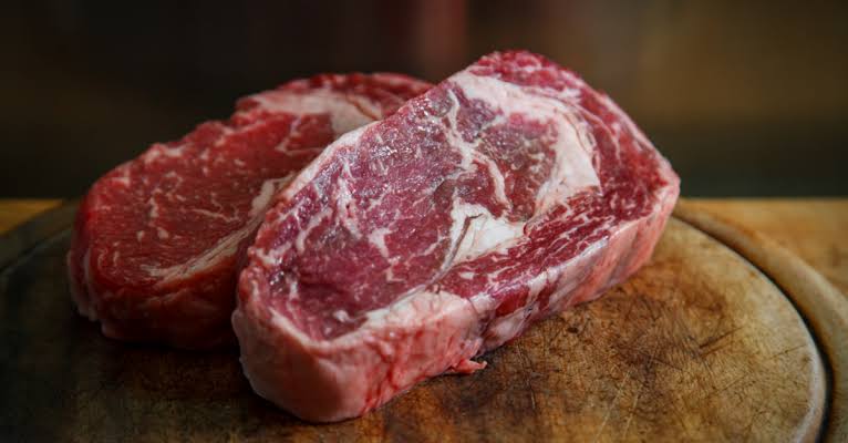 Governo da Argentina suspende exportação de vários cortes de carne para “conter a inflação”