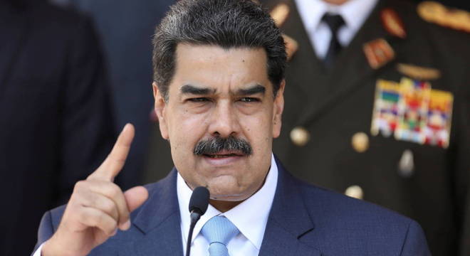 Maduro entrega sede de jornal de oposição a líder chavista