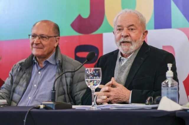 Lula: ‘A gente sabia correr da polícia, mas motociata não conhecia’
