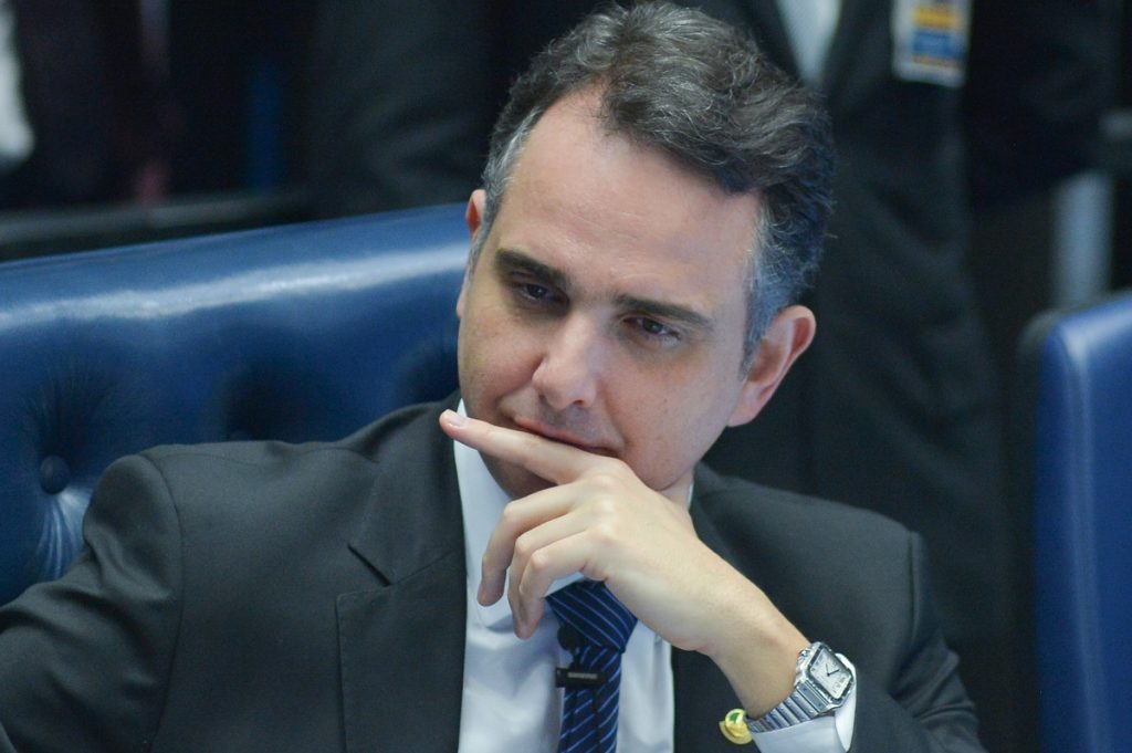Abaixo-assinado contra Pacheco se aproxima de 700 mil assinaturas em apenas três dias
