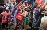 BRASIL: MULTIDÃO FAZ SAQUES EM MASSA A CÉU ABERTO NO RIO DE JANEIRO; ASSISTA