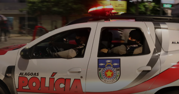 Homem mata a ex-mulher a facadas e testemunhas alteram a cena do crime em São Sebastião, AL