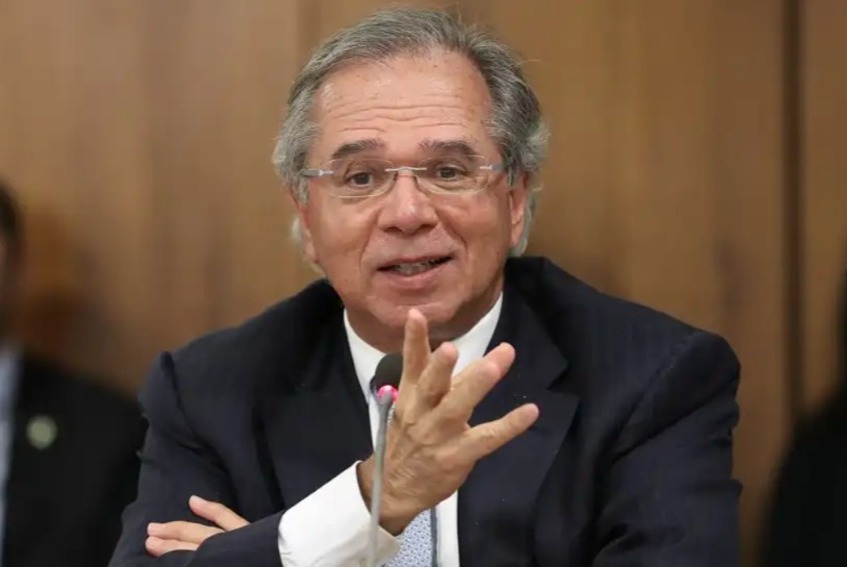 Após 8 anos no vermelho, governo federal termina 2022 com superávit