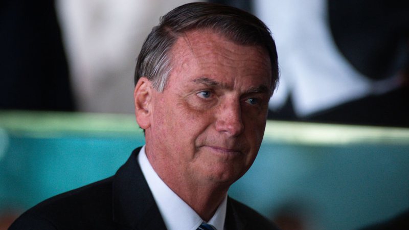 Jair Bolsonaro diz que pretende antecipar volta ao Brasil