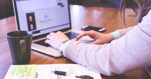 Estudo mostra que funcionários cristãos se sentem silenciados no trabalho