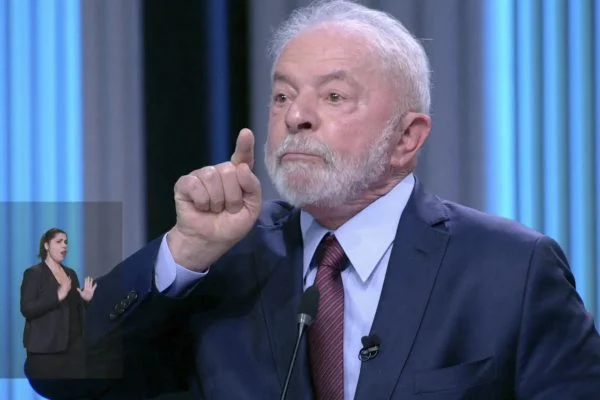 ‘As Forças Armadas não são poder moderador como eles pensam que são’, diz Lula