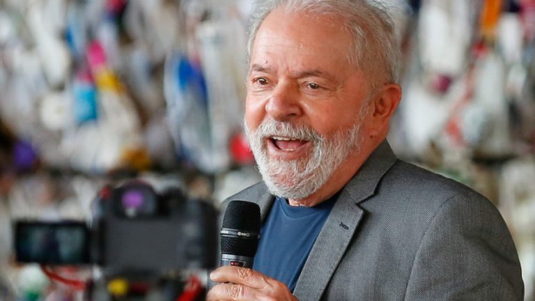 A farra dos cartões coorporativos no governo Lula