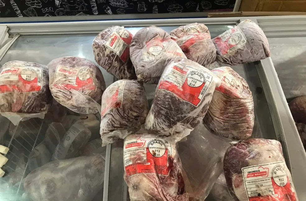 Vigilância Sanitária apreende quase uma tonelada de alimentos fora da validade em Maceió