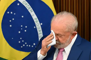 BRASIL: LULA CONFESSA QUE “OFERECE POUCAS COISAS” AOS POBRES; ASSISTA