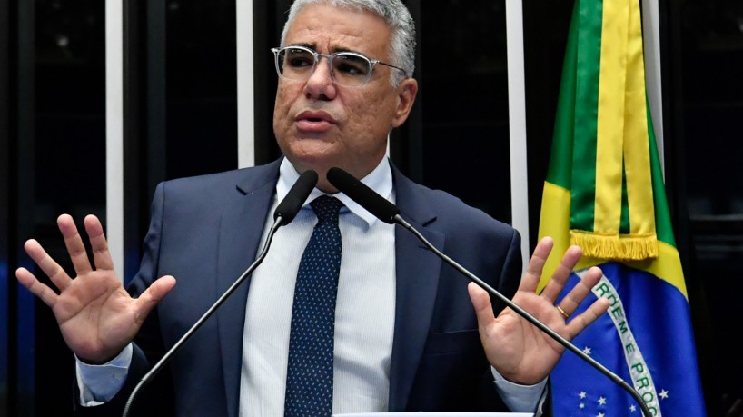 Urgente: Senador Girão retira candidatura para apoiar Rogério Marinho