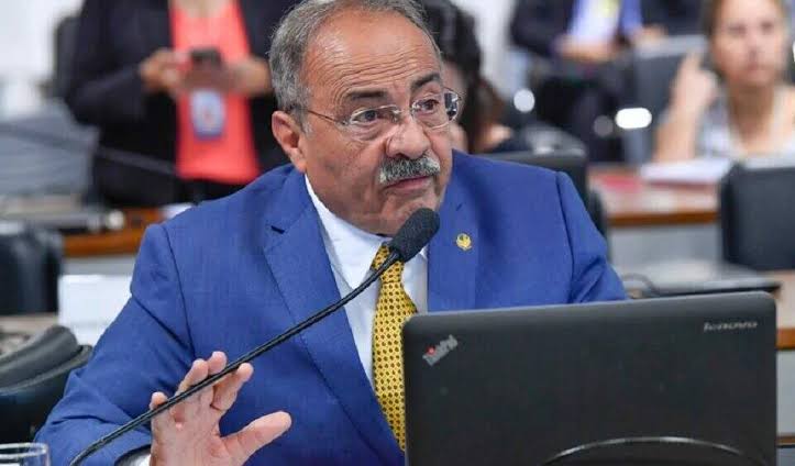 Dinheiro na cueca e pró-garimpo: senador presidirá comissão dos yanomamis