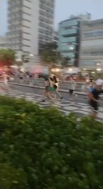 Arrastão em bloco de carnaval em Ipanema no Rio, VEJA VÍDEO
