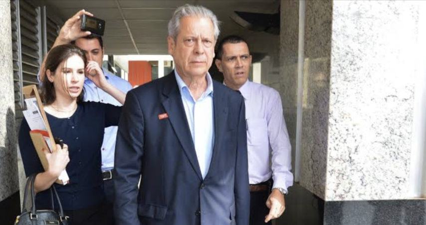 José Dirceu é internado em Brasília