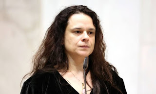 BRASIL: ALUNOS DA USP VOLTAM A PERSEGUIR JANAINA PASCHOAL