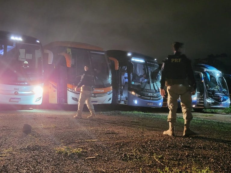 Empresa que teve ônibus apreendido diz que também alugou veículos para petistas