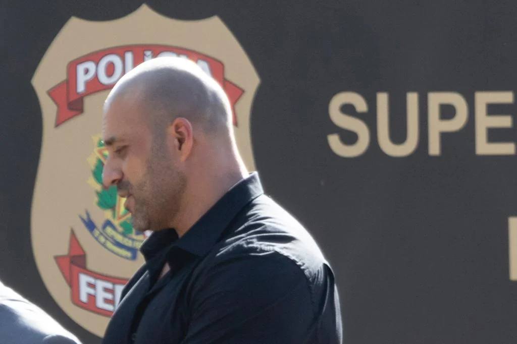 Defesa de Silveira pede que STF revogue prisão e envie caso ao RJ