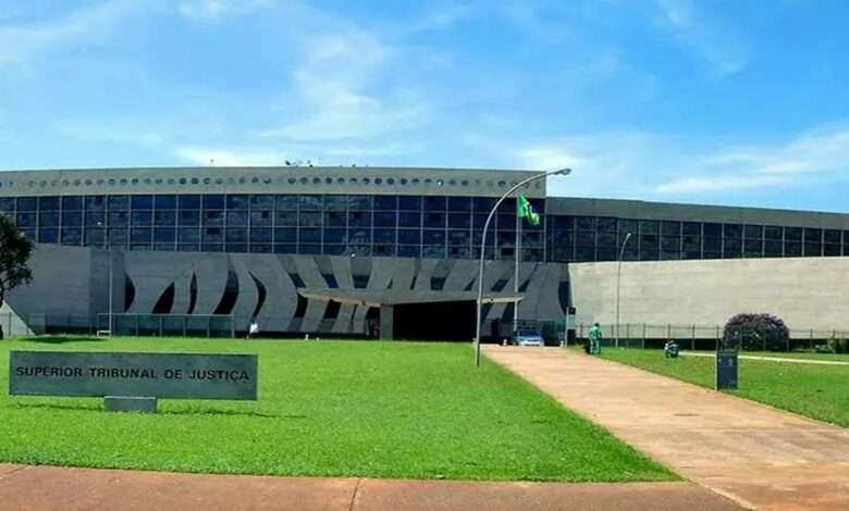 STJ anula apreensão de drogas feita depois de revista considerada ‘ilegal’