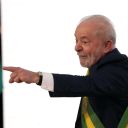 BRASIL: LULA RECLAMA POR ESTAR EM HOTEL DE LUXO E VIRA ALVO DE PIADA NA INTERNET; ASSISTA