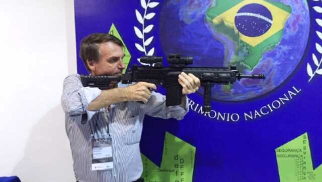 No governo Bolsonaro, em que houve o aumento da circulação de armas de fogo no Brasil, ocorreu a diminuição de mortes violentas