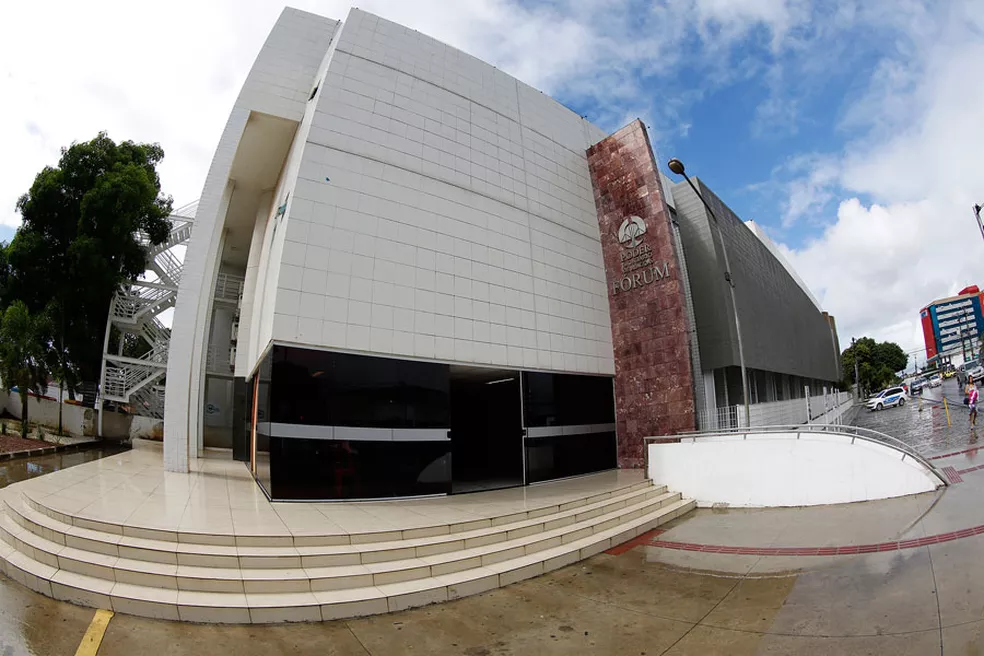 Acusado de matar a namorada em Maceió no dia do aniversário dela é condenado a 25 anos de prisão