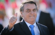 Bolsonaro confirma a jornal americano que pretende voltar ao Brasil em Março mesmo com riscos de ser preso