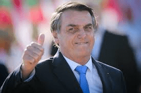 Bolsonaro confirma a jornal americano que pretende voltar ao Brasil em Março mesmo com riscos de ser preso
