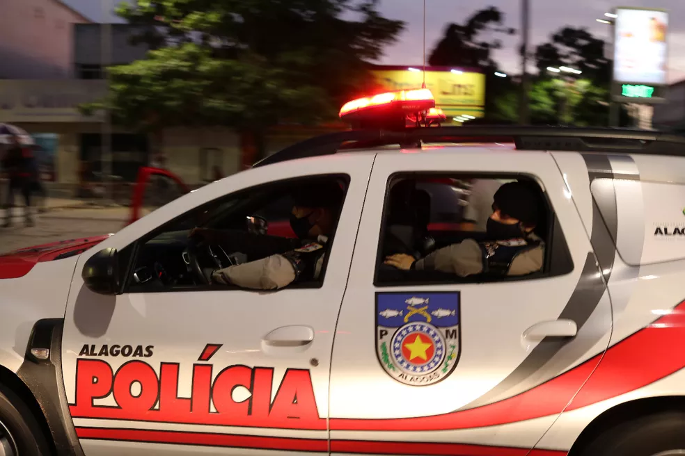 Idoso de 82 anos é agredido a pauladas em tentativa de roubo em Coqueiro Seco, AL