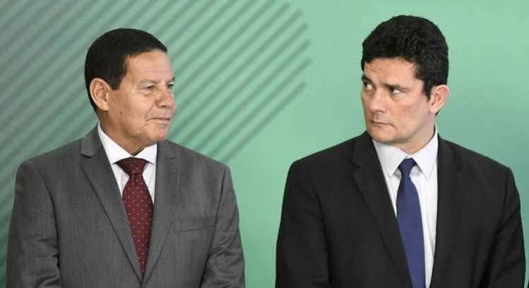 Mourão sai em defesa de Moro e detona Lula: “Está ‘fod…’ o país”