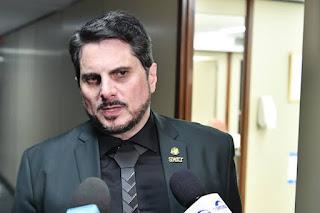 BRASIL: SENADOR REVELA QUE FOI ALVO DE “TENTATIVA DE SUBORNO” DE MEMBROS DO GOVERNO LULA