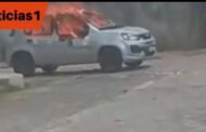 Filme de terror: Vídeo impressionante mostra carro andando sozinho após ser incendiado por criminosos no RN; ASSISTA