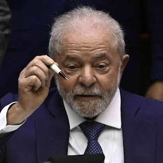 BRASIL: LULA LIBERA R$ 420 MILHÕES EM DINHEIRO PÚBLICO PARA PESSOAS QUE “SE VEEM COMO MULHERES”