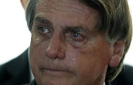 MUNDO: BOLSONARO CHORA AO FALAR SOBRE SITUAÇÃO DO BRASIL