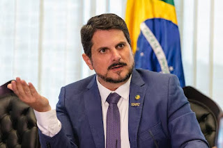 BRASIL: SENADOR REVELA FATOS COMPROMETEDORES SOBRE LULA E DIZ QUE O PETISTA JÁ SABIA QUE OCORRERIA VANDALISMO DESDE 2 DE JANEIRO