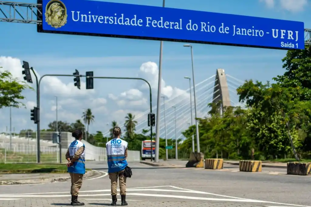 Concurso UFRJ terá 281 vagas e sorteio de cotas em abril