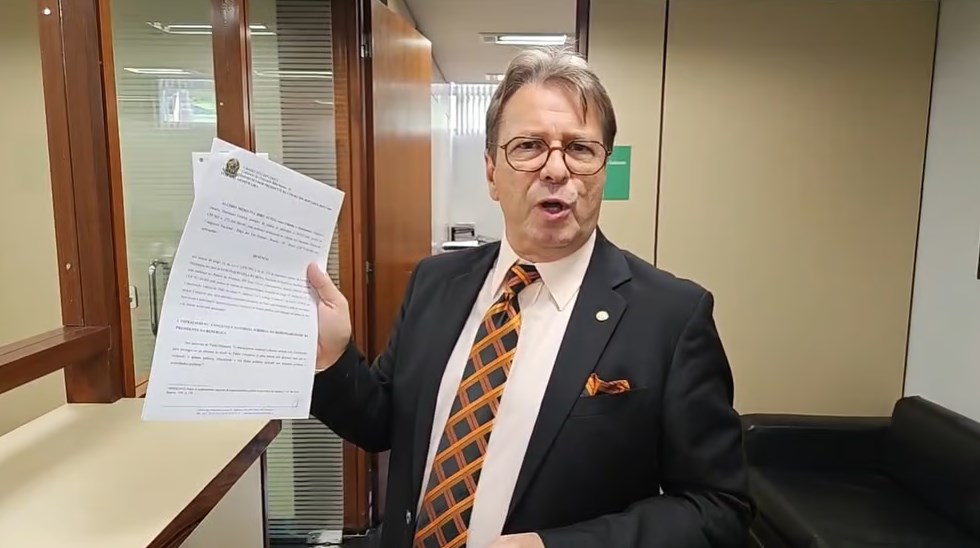 URGENTE: Pedido de impeachment de Lula é protocolado na Câmara após ele dizer que, Só vai ficar bem quando eu f**** com Sérgio Moro.; veja