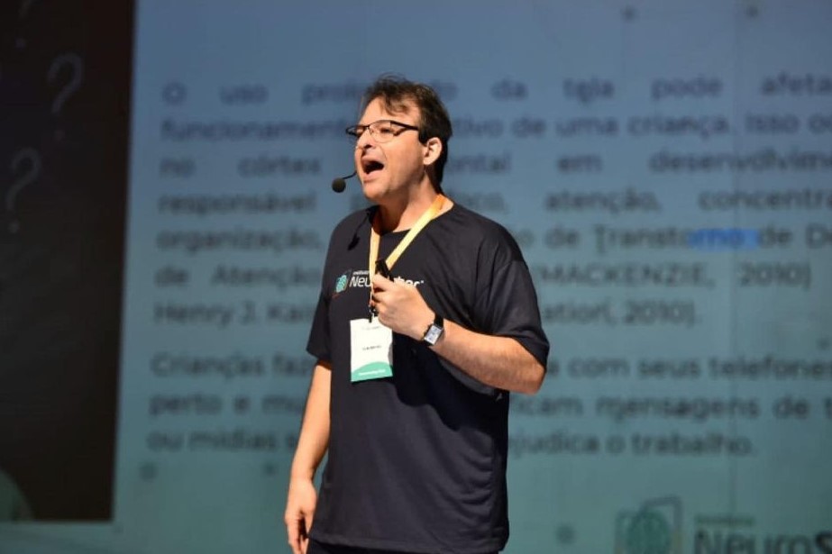 Aos 49 anos, morre médico especialista em autismo Clay Brites