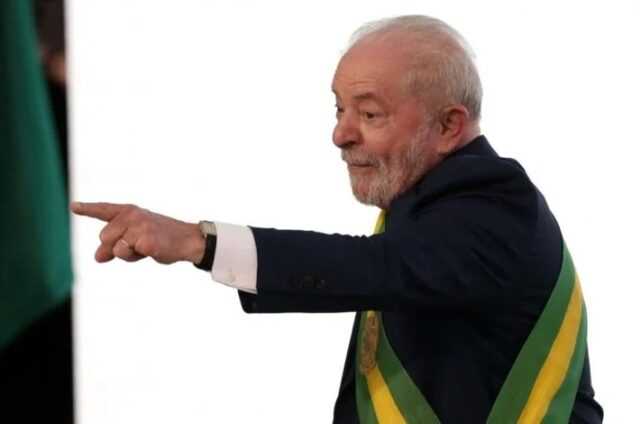 Mesmo tendo recebido o país com crescimento econômico deixado por Bolsonaro, criação de empregos despenca no governo Lula