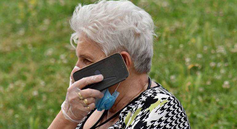 Golpistas usam inteligência artificial para clonar vozes e extorquir dinheiro de vítimas