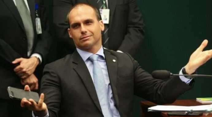 Eduardo Bolsonaro chama deputados petistas de ‘larápios’ e toca fogo em discussão sobre CPMI do 8 de janeiro (veja o vídeo)