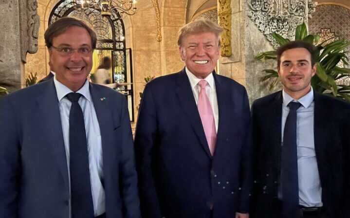 Gilson Machado posta foto ao lado de Donald Trump