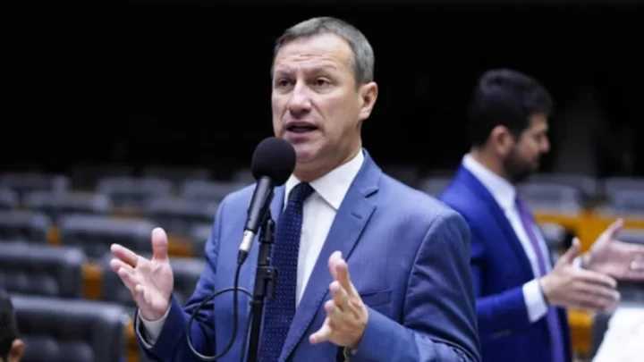 Deputado denuncia Lula à PGR por ‘mensalão’ da CPMI