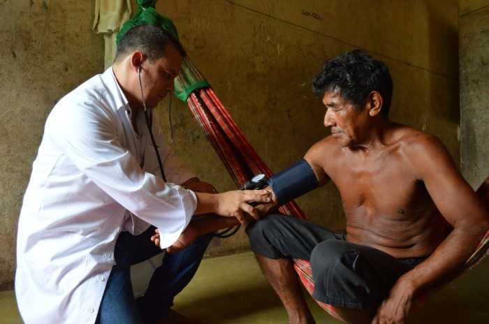 MP do novo Mais Médicos inclui dentistas, enfermeiros e assistentes sociais