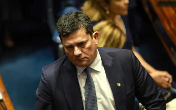 Sergio Moro anuncia projeto de lei para punir crimes contra autoridades