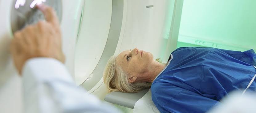 Inovação: Tratamento consegue eliminar câncer de mama com metástase nos ossos