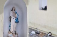 Imagens de Imaculada Conceição e de Padre Cícero são quebradas em igreja em Maceió