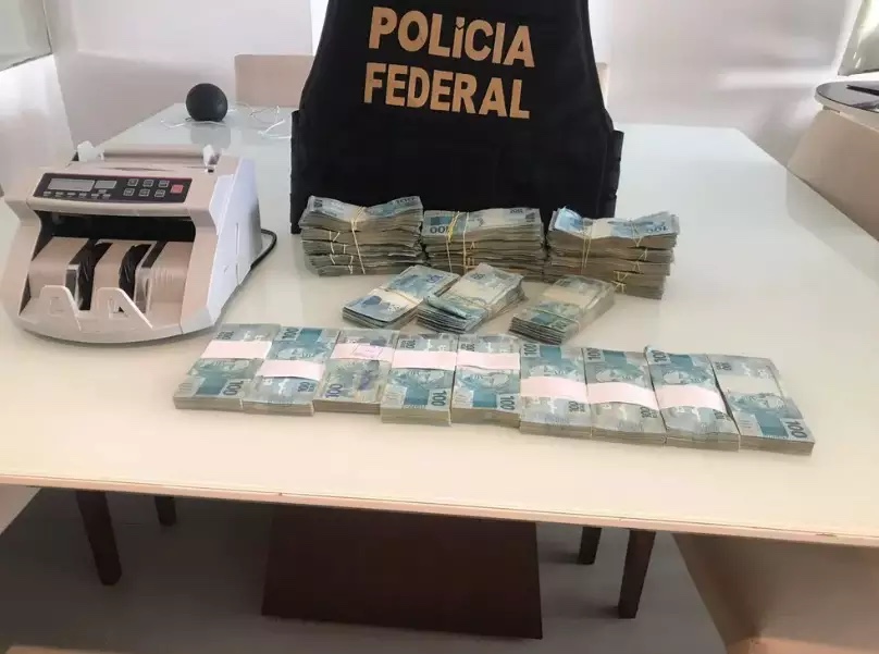 Investigado pela PF, Filho de desembargador tinha R$270 mil em casa