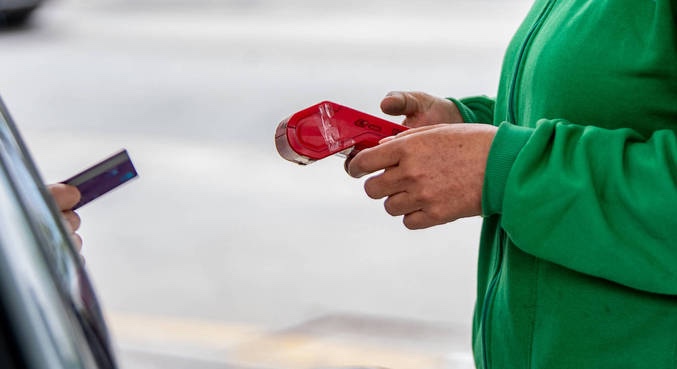 Juros do cartão de crédito rotativo alcançam o maior valor dos últimos 6 anos