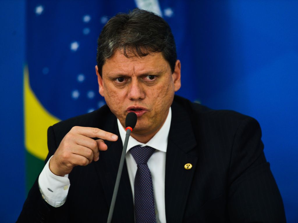 TARCÍSIO PASSARÁ POR CIRURGIA NA INGLATERRA