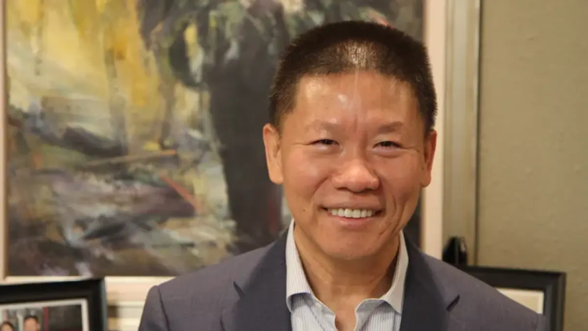 Cristão que escapou de prisão na China relata táticas comunistas nos EUA