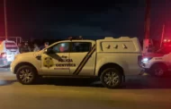 Jovem é assassinado com 14 tiros dentro de quadra de esportes no Benedito Bentes, em Maceió